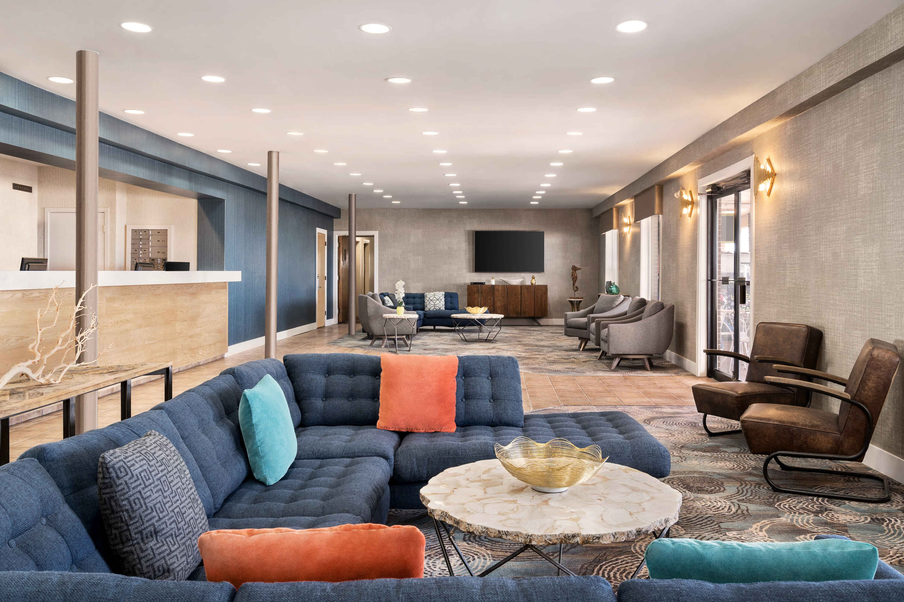 Plim Plaza Hotel — gallery preview 2